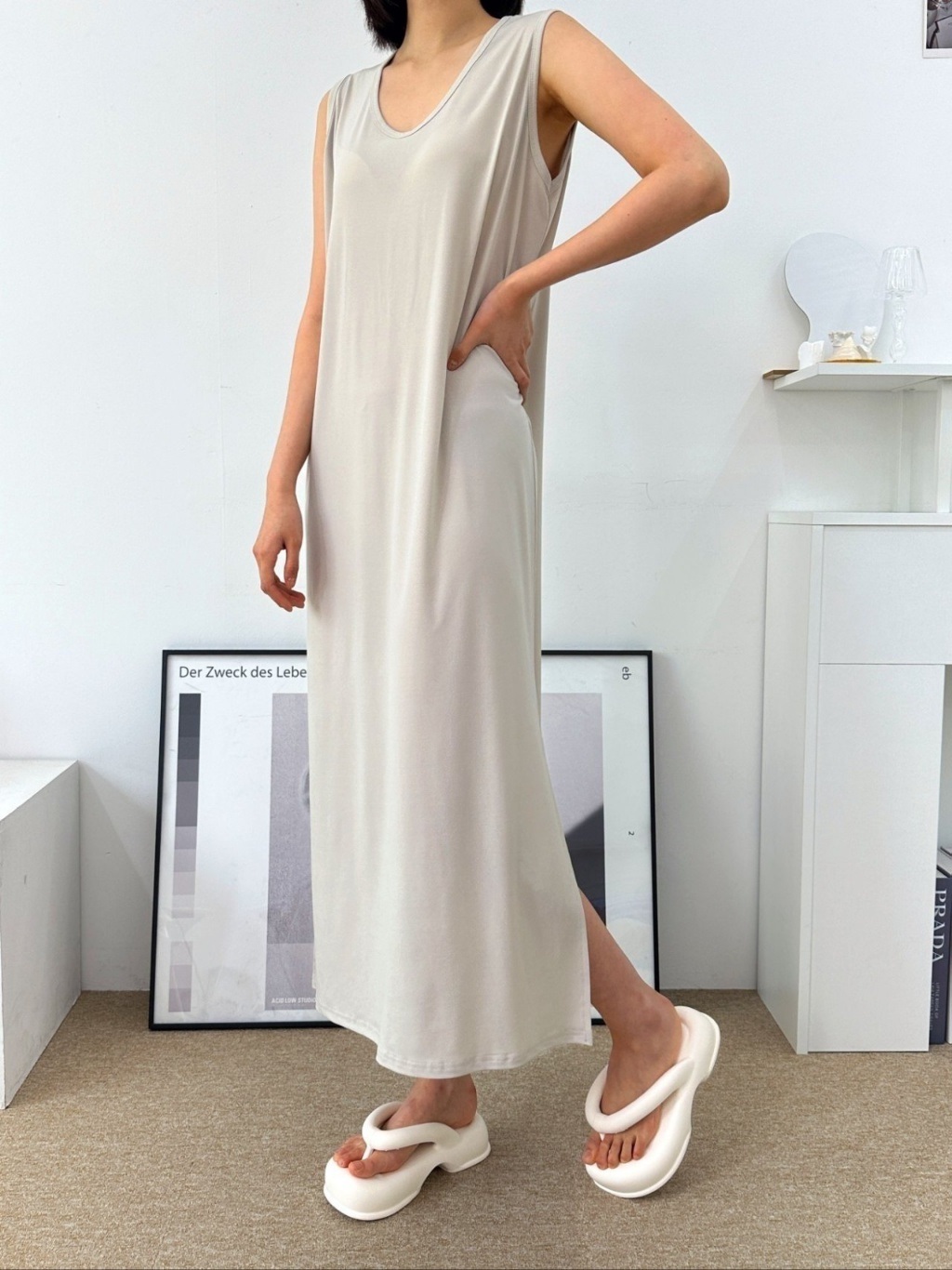 VネックスリットマキシHライン(ロング丈)無地ワンピースノースリワンピース | 詳細画像6