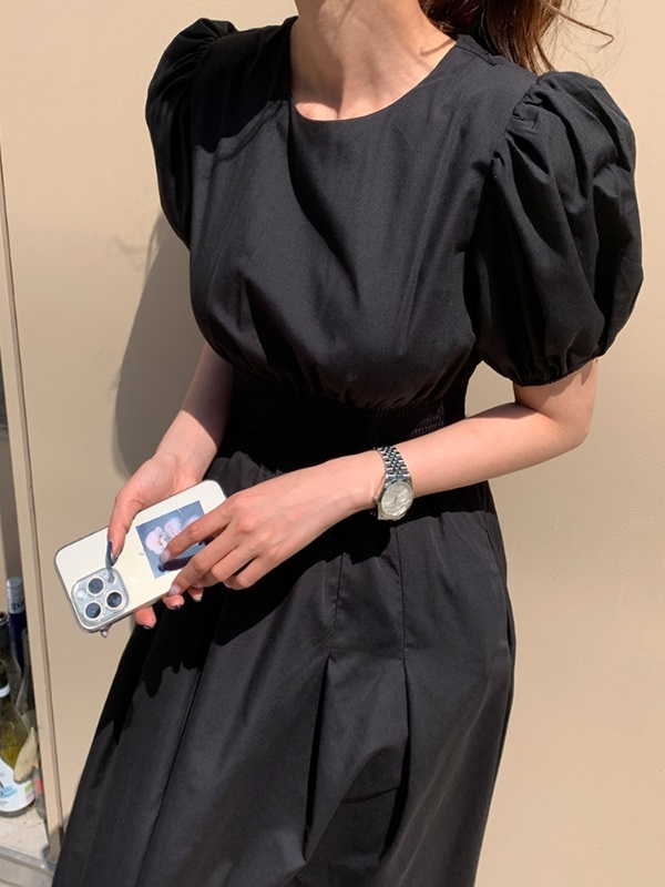 ラウンドネックシャーリングウエストゴムパフスリーブロング半袖フレアAライン無地ワンピース | 詳細画像3