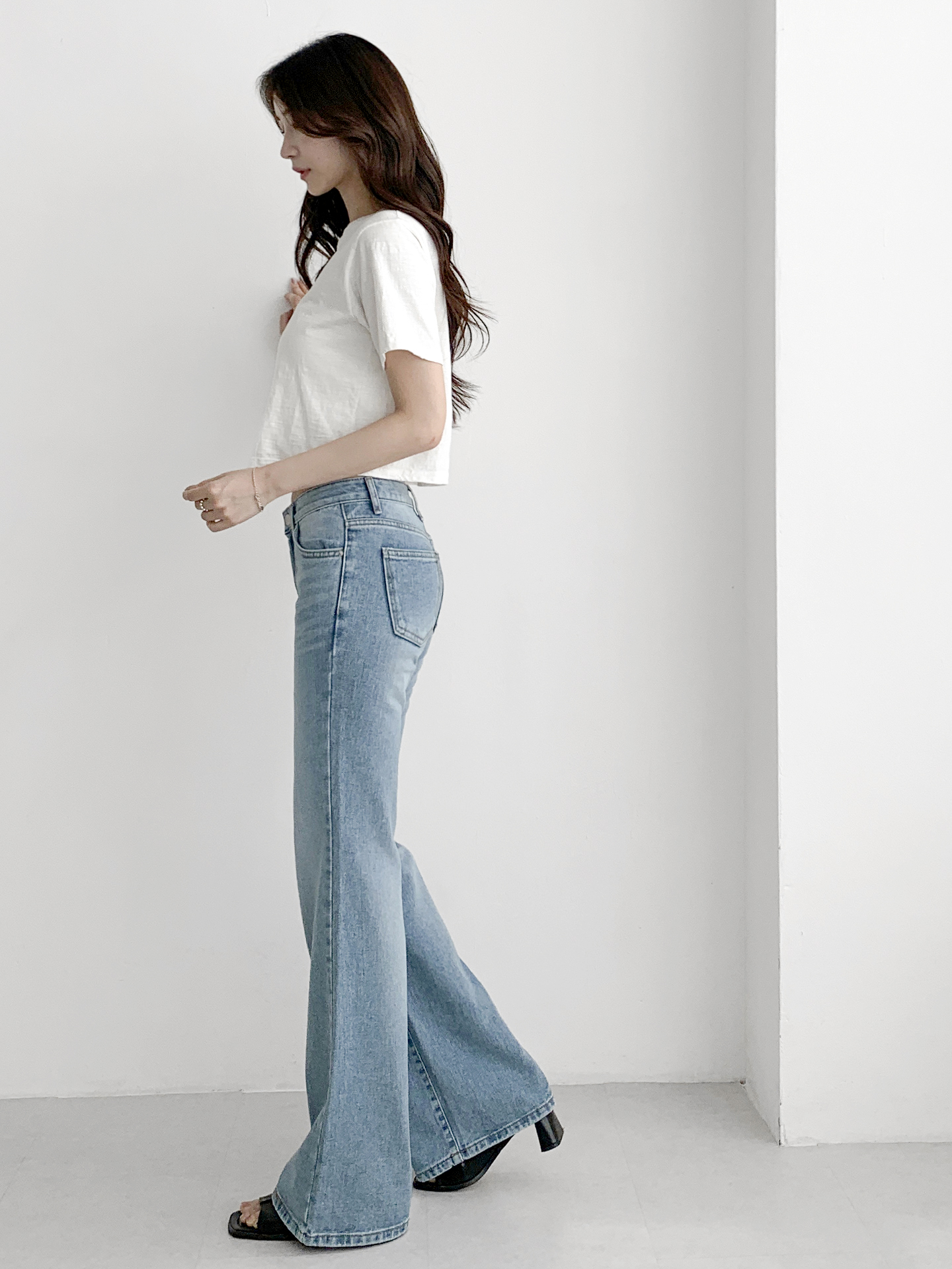 デニムジップアップバックルウォッシングポケットローライズスリムループバックポケットブーツカットライトブルーデニムパンツ | 詳細画像8