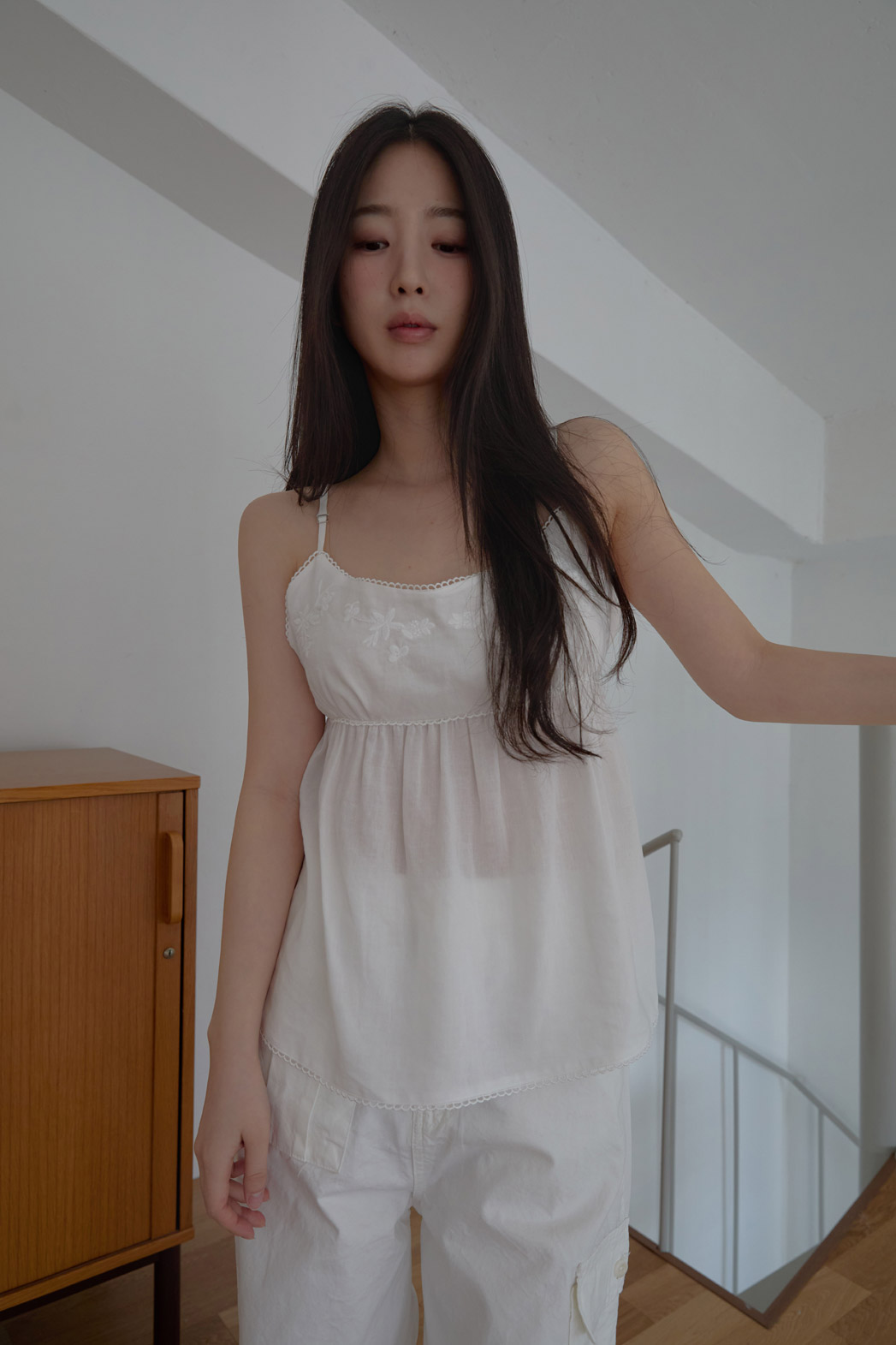 リネン混ラウンドネックドローストリング刺繍セミクロップド刺繍レース無地キャミブラウスSS | 詳細画像8