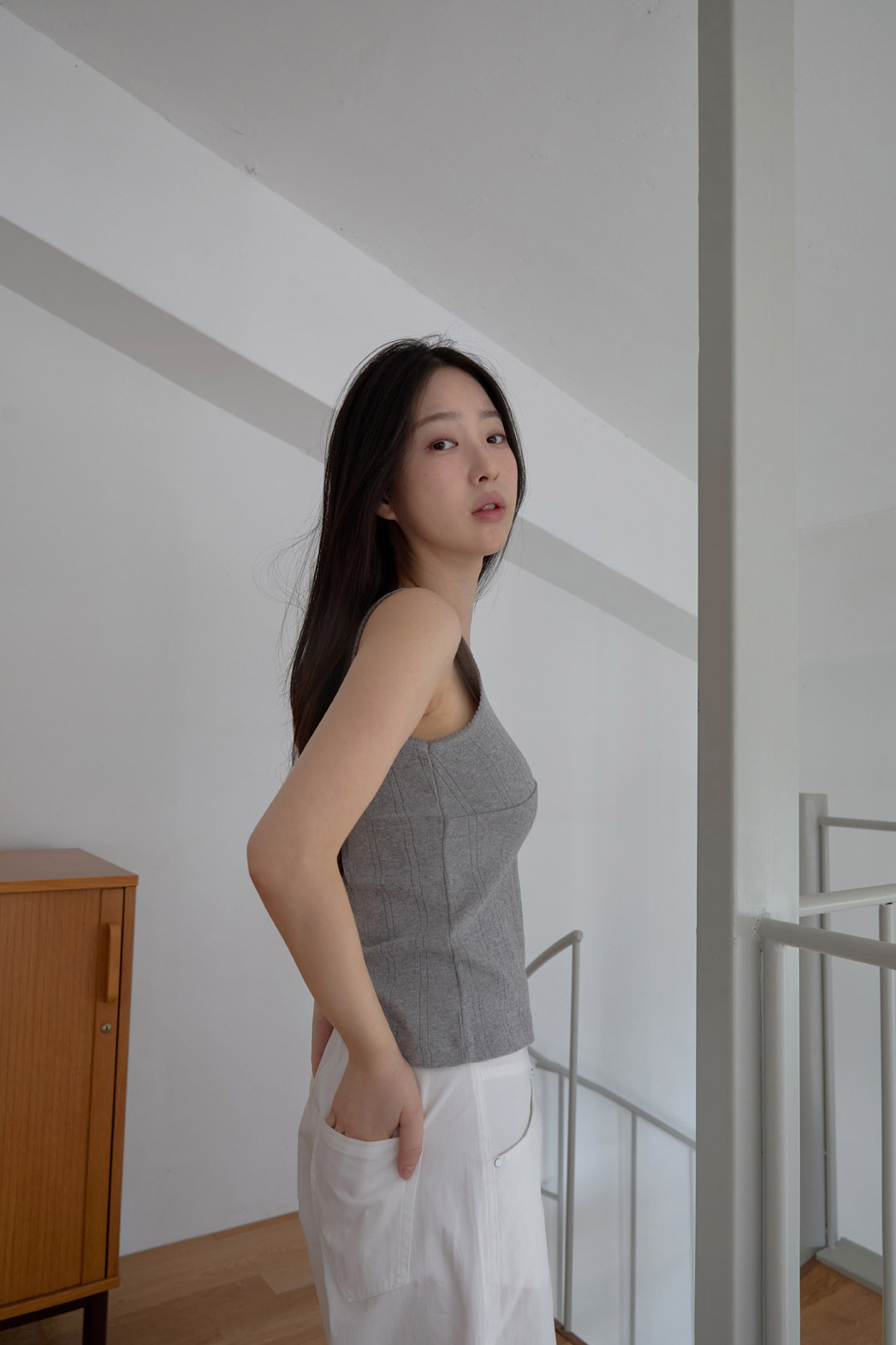 コットンVネックベーシッククロップドレースノースリーブSS | 詳細画像25