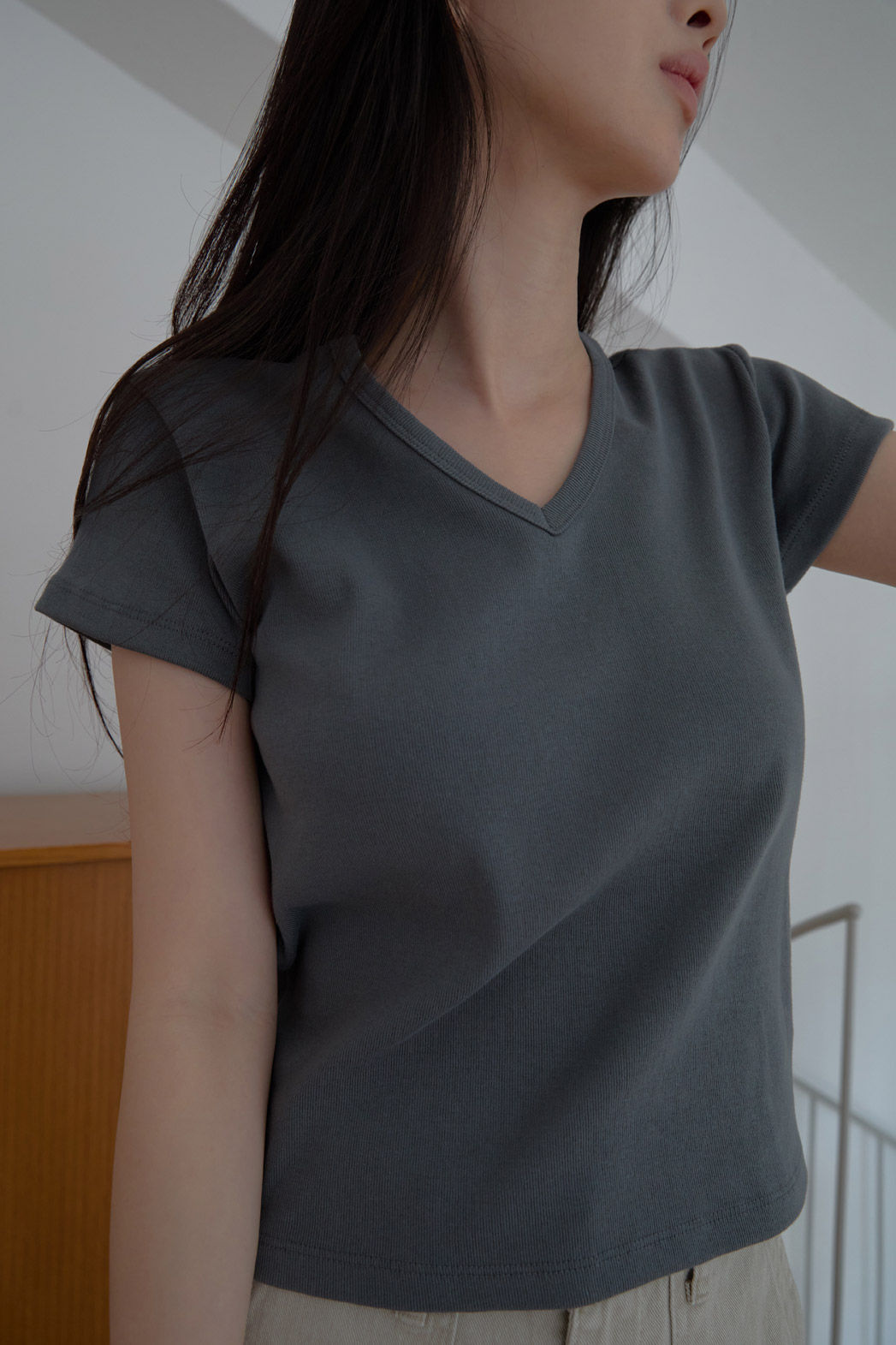 コットンVネッククロップドスリム無地TシャツSS | 詳細画像4