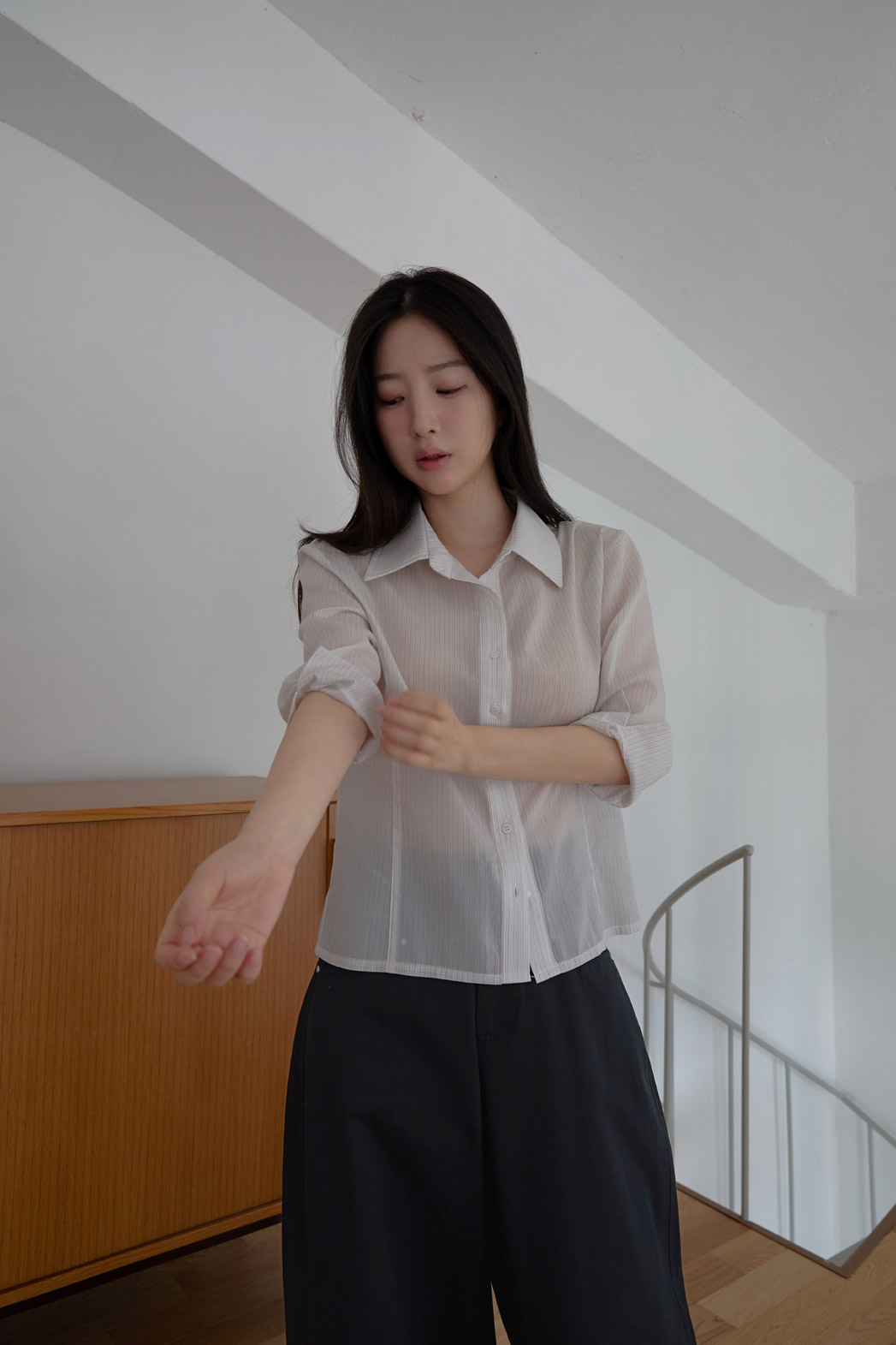 シースルーカラーベーシック7分袖セミクロップドストライプシャツSS | 詳細画像2