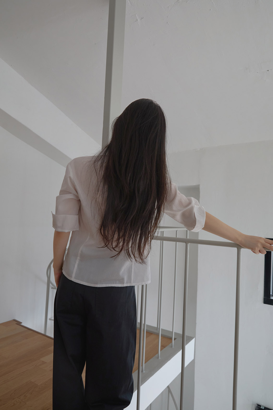 シースルーカラーベーシック7分袖セミクロップドストライプシャツSS | 詳細画像4