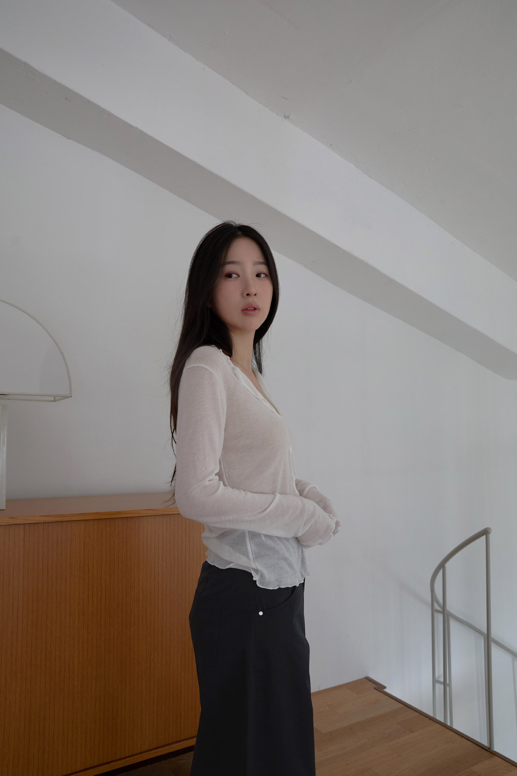 シースルーコットンボタンセミクロップド無地カーディガンSS | 詳細画像6