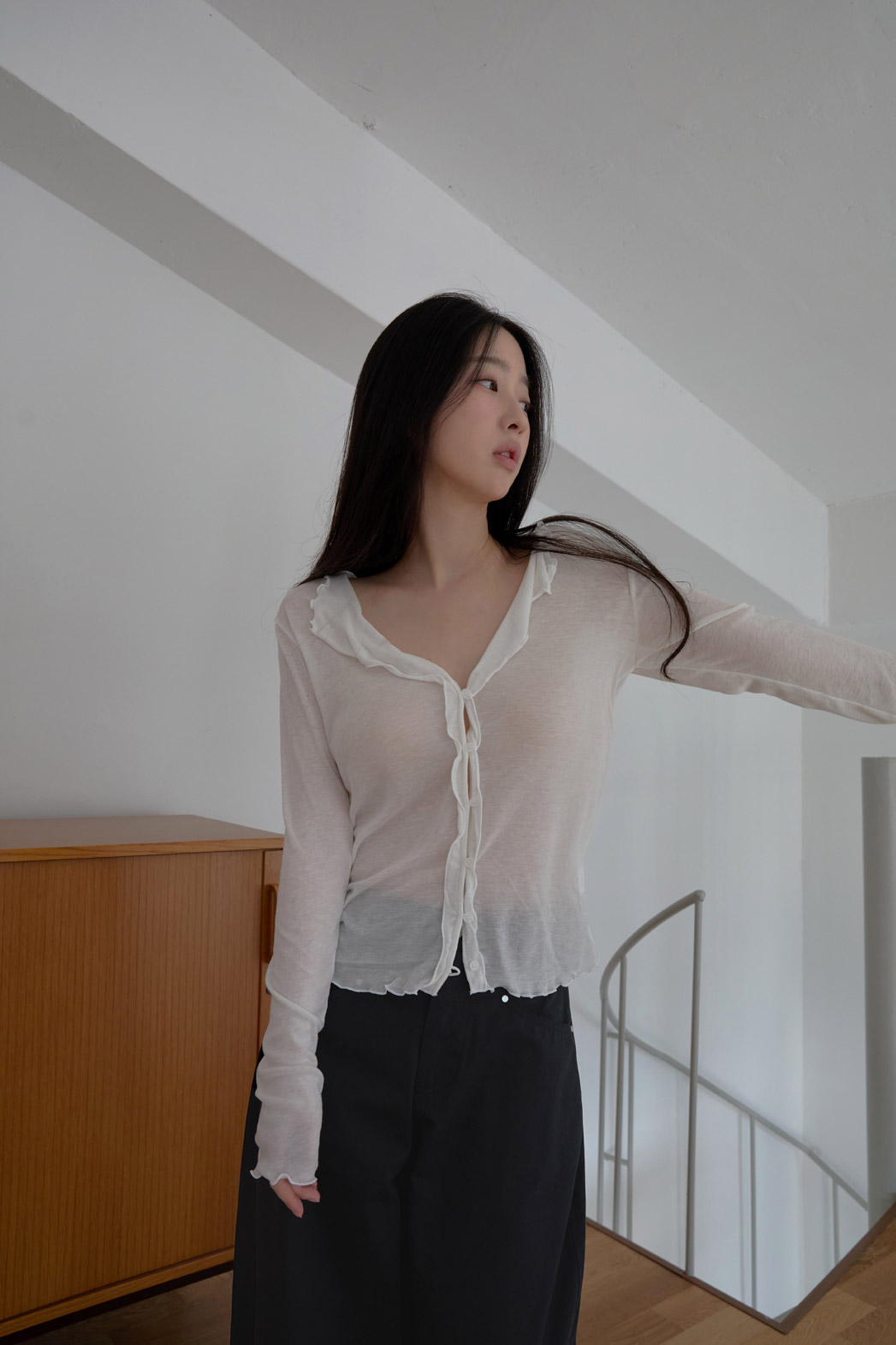 シースルーコットンボタンセミクロップド無地カーディガンSS | 詳細画像7