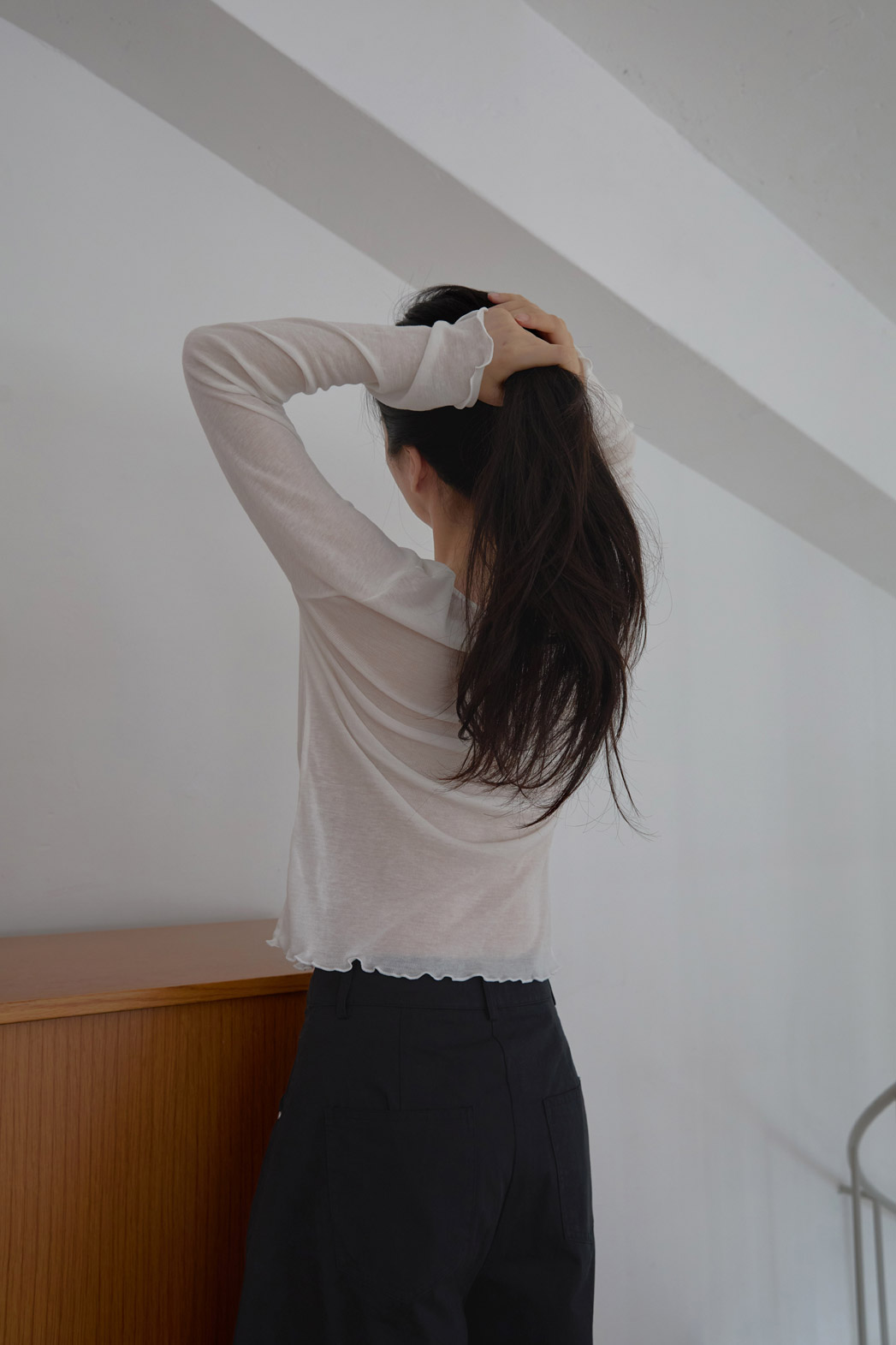 シースルーコットンボタンセミクロップド無地カーディガンSS | 詳細画像13