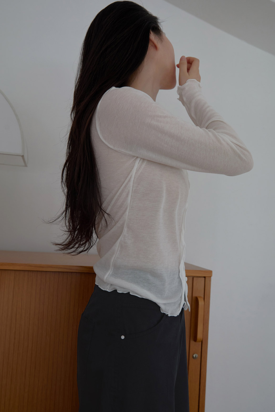 シースルーコットンボタンセミクロップド無地カーディガンSS | 詳細画像14
