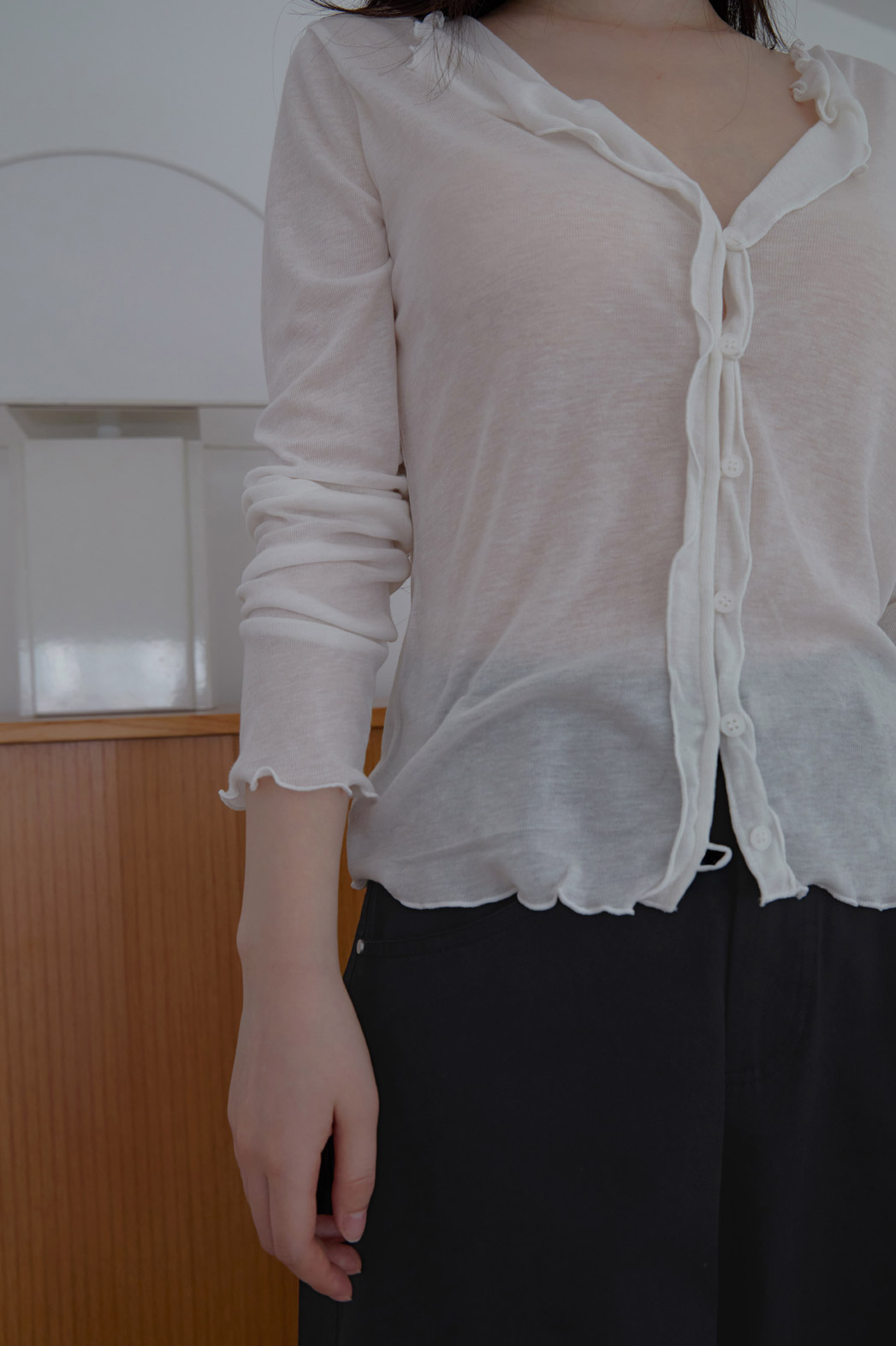 シースルーコットンボタンセミクロップド無地カーディガンSS | 詳細画像15