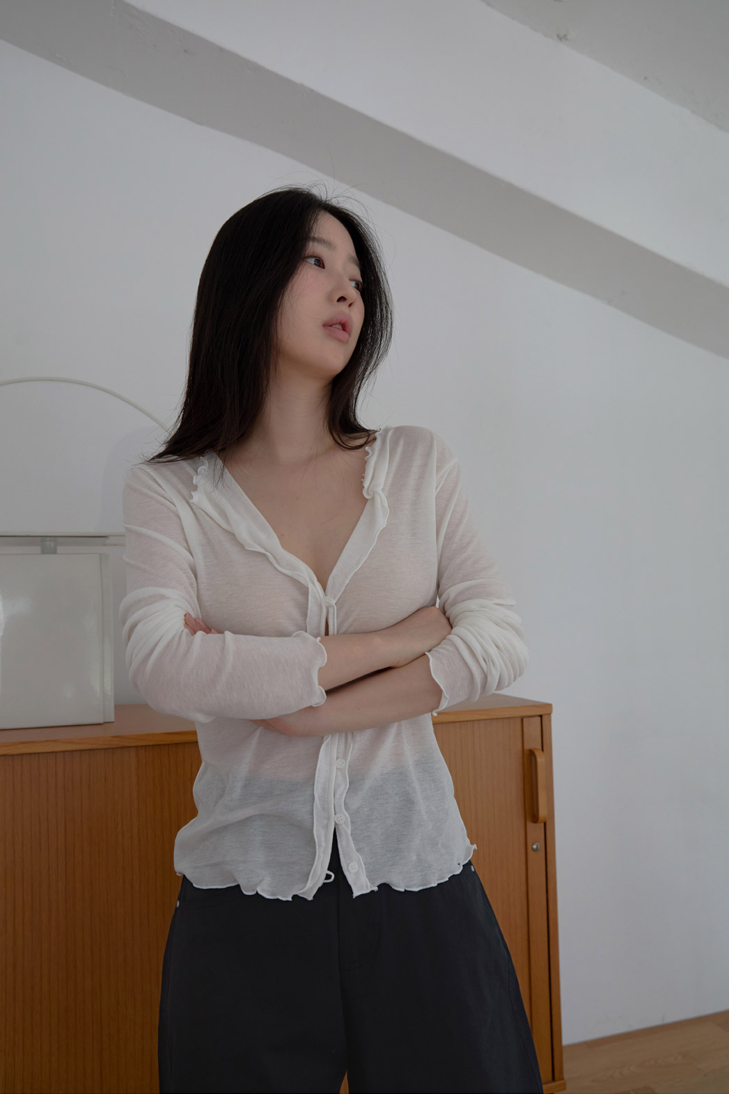 シースルーコットンボタンセミクロップド無地カーディガンSS | 詳細画像16