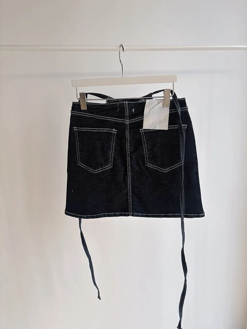 ノンウォッシュステッチストラップミニスカート | mirangmirang | 詳細画像17