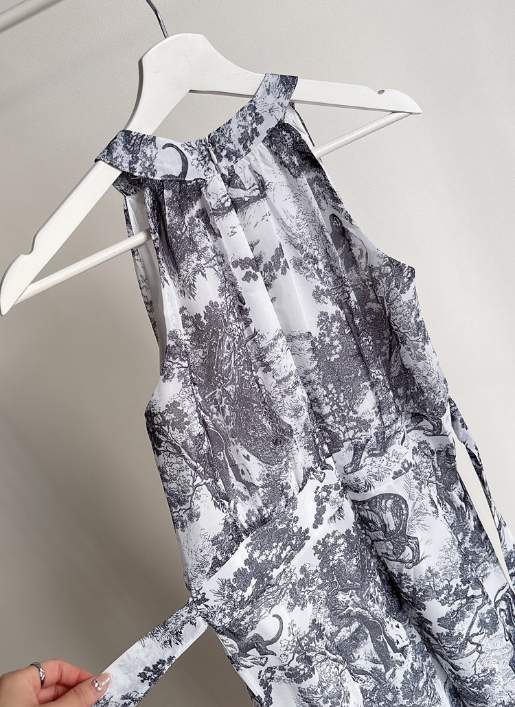 DVF シルク100% ホルターネック プリーツワンピース 総柄 6 (M〜L) ホルターネックバックストラップロングプリントワンピース