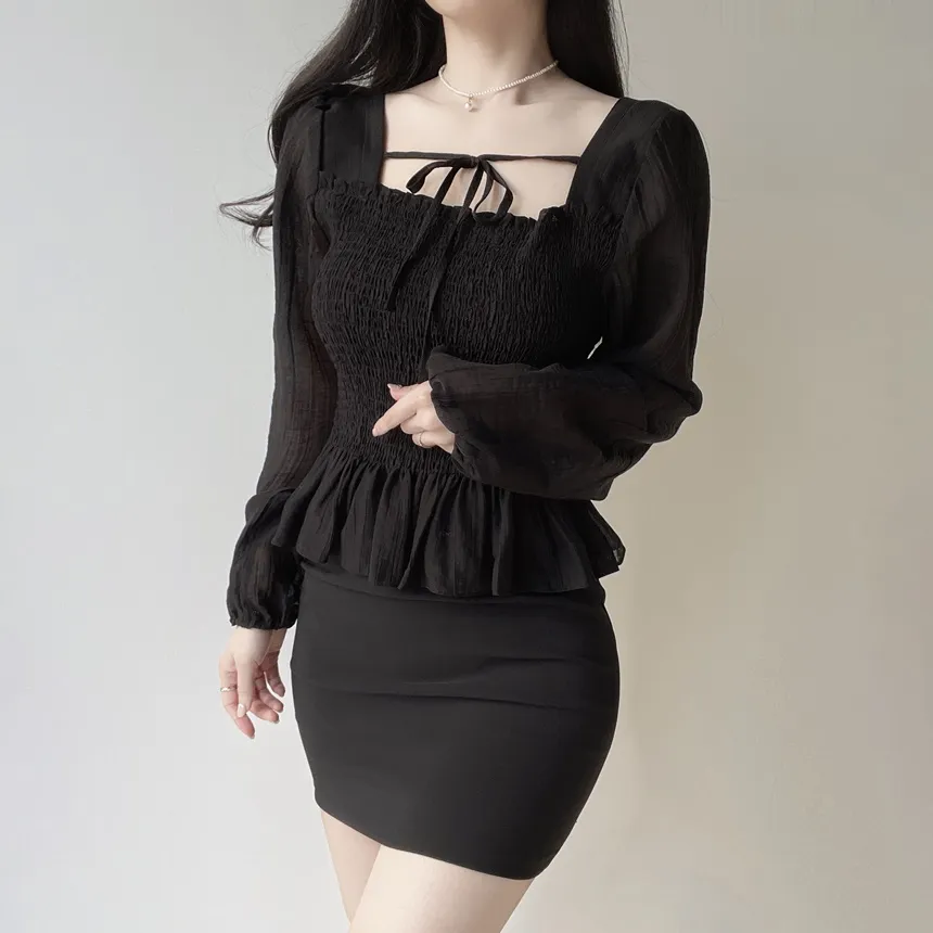 スクエアネックシャーリングドローストリングフリルブラウス | mirangmirang | 詳細画像32