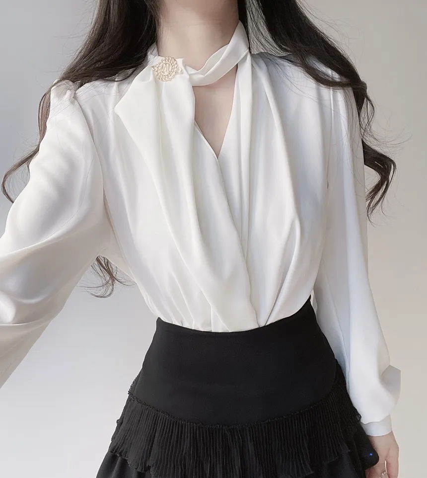 ドレープVネックパフスリーブブラウス | mirangmirang | 詳細画像3