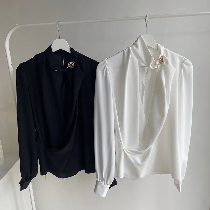 ドレープVネックパフスリーブブラウス | mirangmirang | 詳細画像16