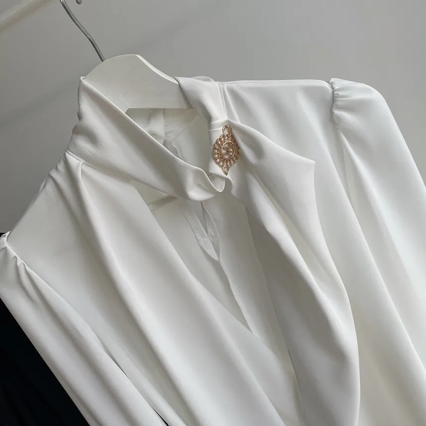 ドレープVネックパフスリーブブラウス | mirangmirang | 詳細画像18