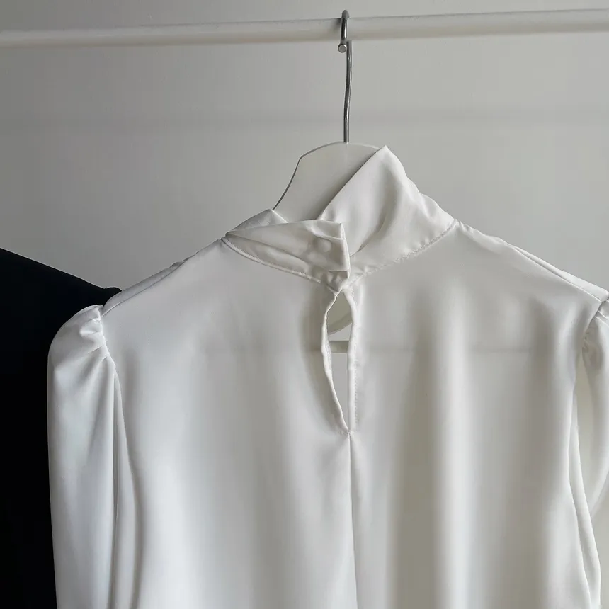 ドレープVネックパフスリーブブラウス | mirangmirang | 詳細画像20