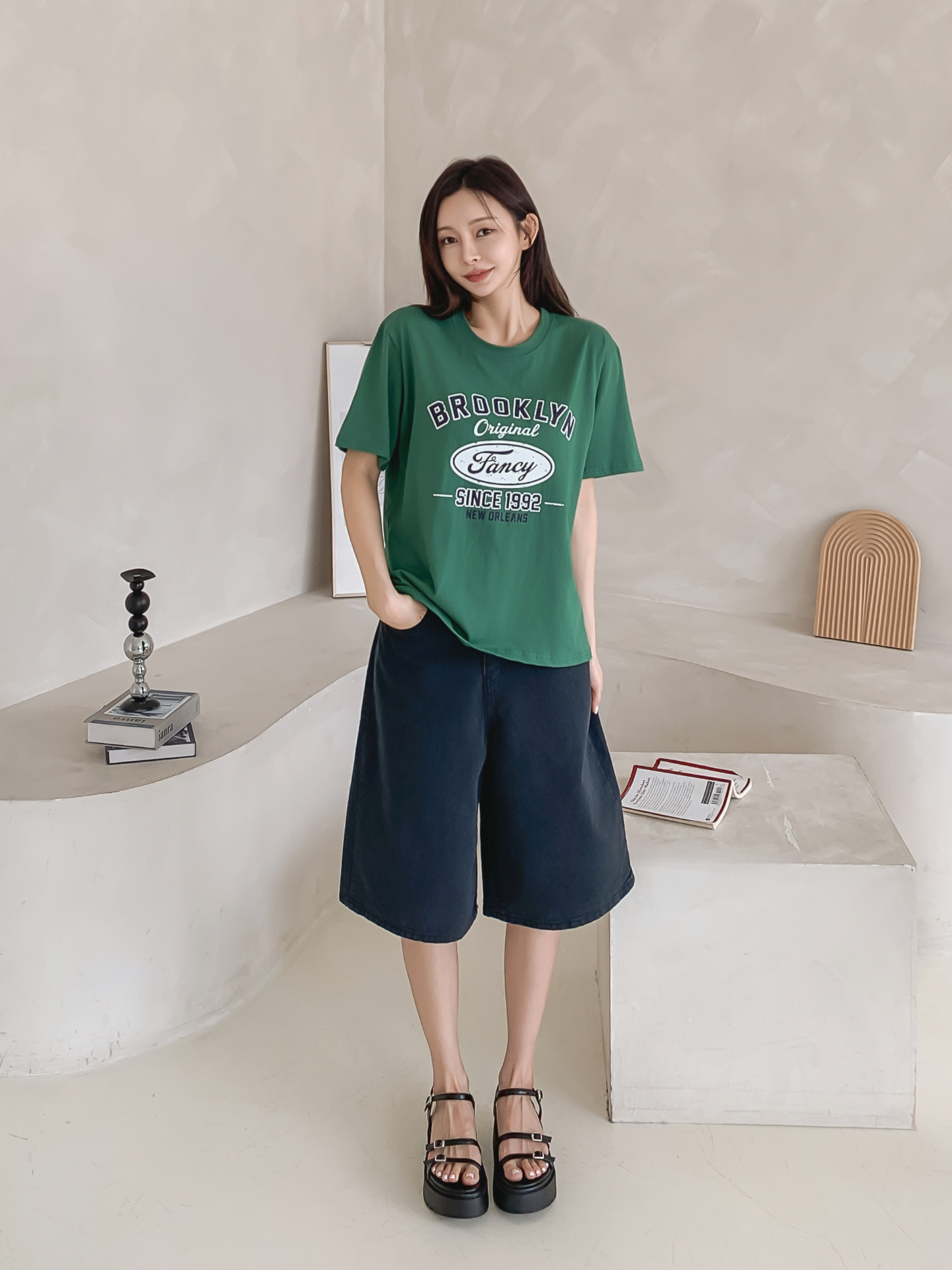 コットンラウンドネックベーシック半袖ロゴTシャツ | 詳細画像2