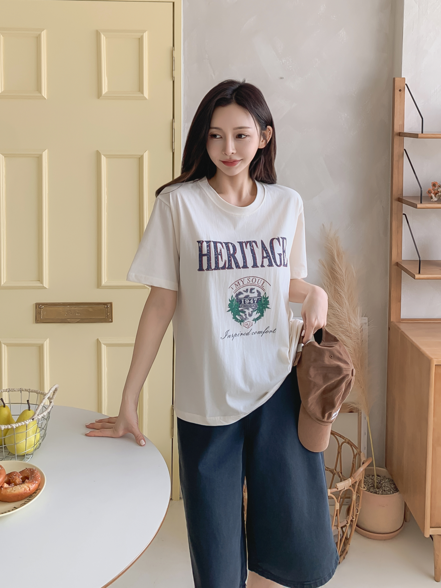 コットンラウンドネックベーシックルーズ半袖ロゴTシャツ | 詳細画像2