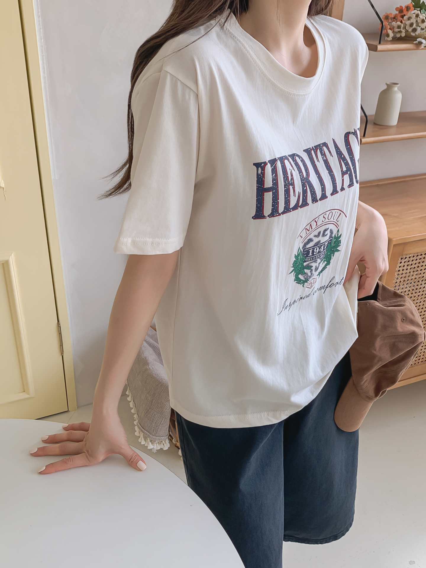 コットンラウンドネックベーシックルーズ半袖ロゴTシャツ | 詳細画像3