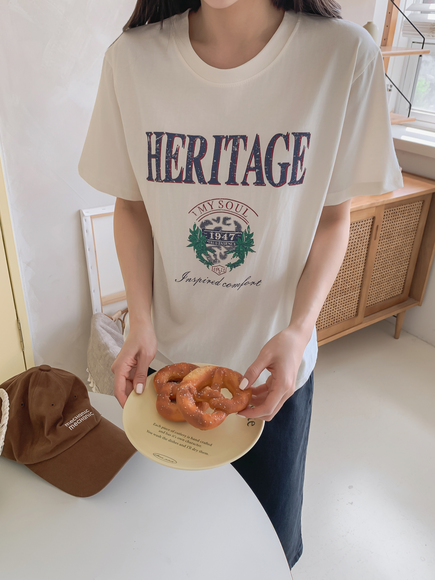 コットンラウンドネックベーシックルーズ半袖ロゴTシャツ | 詳細画像4