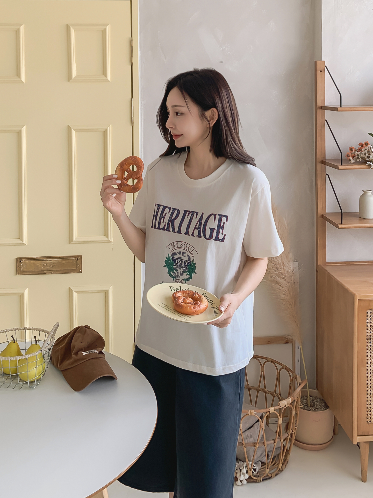 コットンラウンドネックベーシックルーズ半袖ロゴTシャツ | 詳細画像5