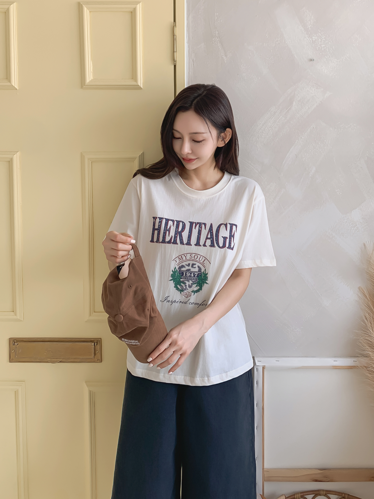 コットンラウンドネックベーシックルーズ半袖ロゴTシャツ | 詳細画像11