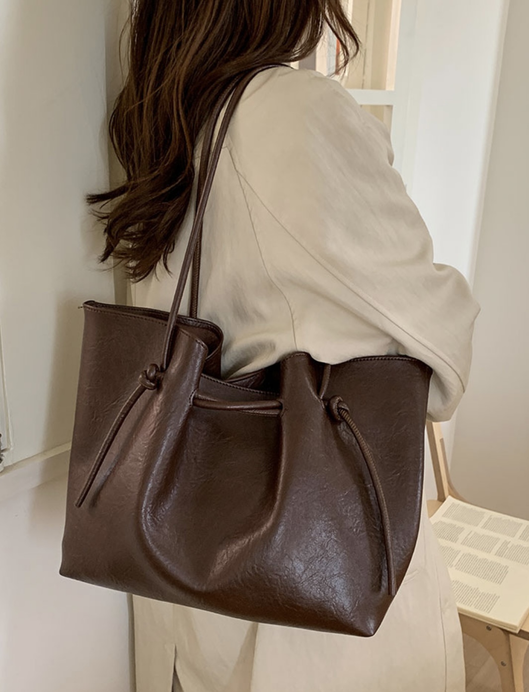 レザー調ストラップショルダーバッグポーチ付 | 詳細画像3