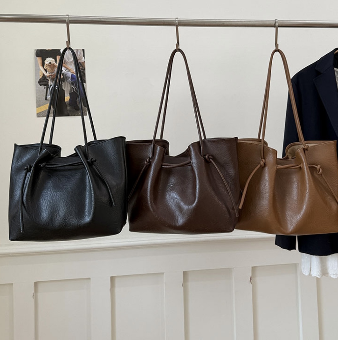 レザー調ストラップショルダーバッグポーチ付 | 詳細画像18