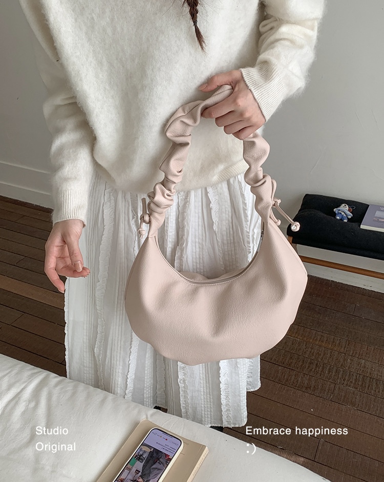 レザー調ジップアップストラップシャーリングショルダーバッグ | 詳細画像4