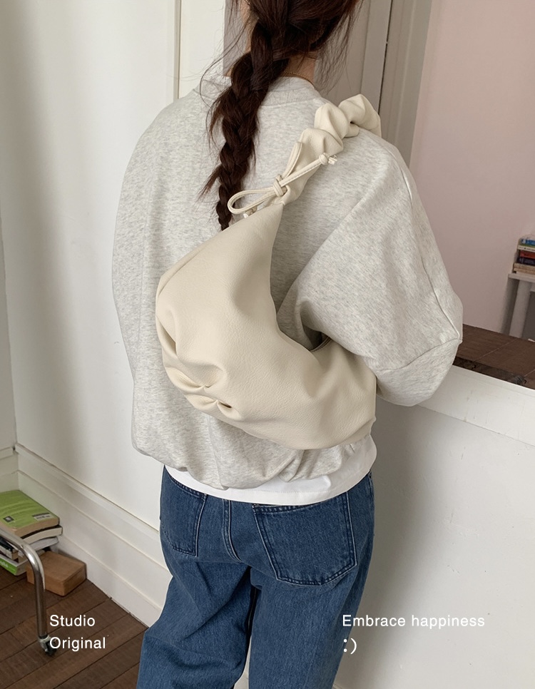 レザー調ジップアップストラップシャーリングショルダーバッグ | 詳細画像9