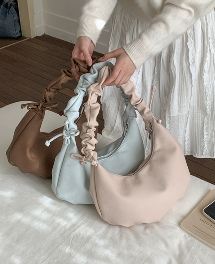 レザー調ジップアップストラップシャーリングショルダーバッグ | 詳細画像14