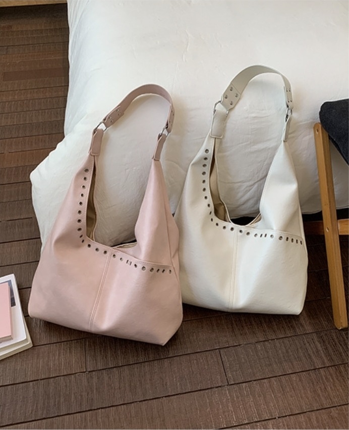 レザー調スタッズショルダーバッグ | 詳細画像3