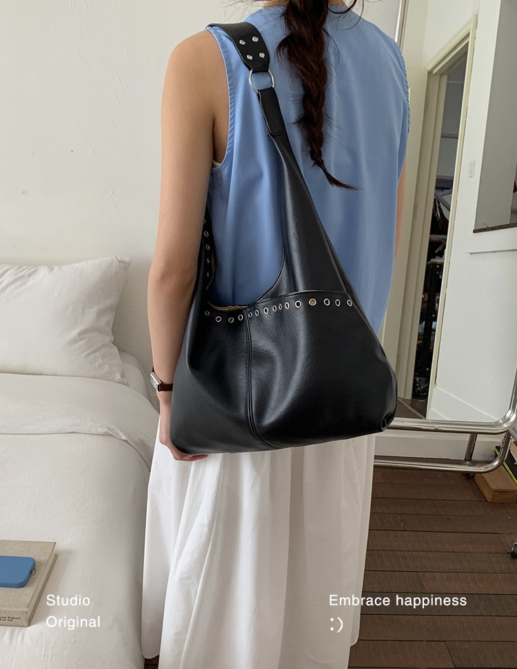 レザー調スタッズショルダーバッグ | 詳細画像10