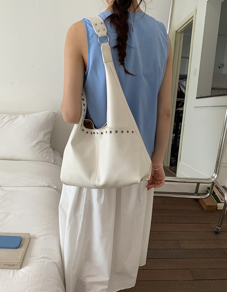 レザー調スタッズショルダーバッグ | 詳細画像12