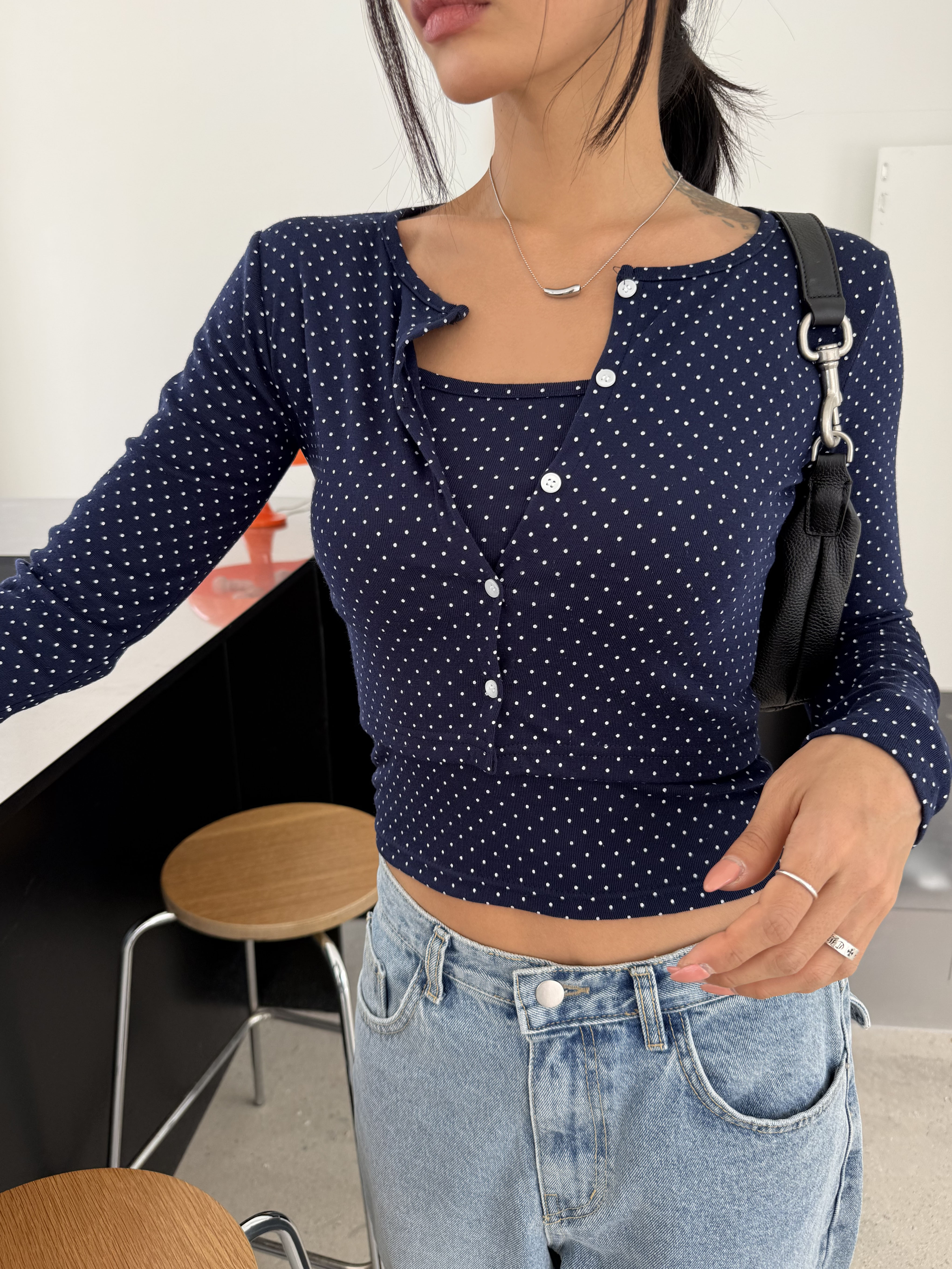 ボタンラウンドネッククロップドスリム長袖ドットカーディガンキャミソールアンサンブル | 詳細画像3