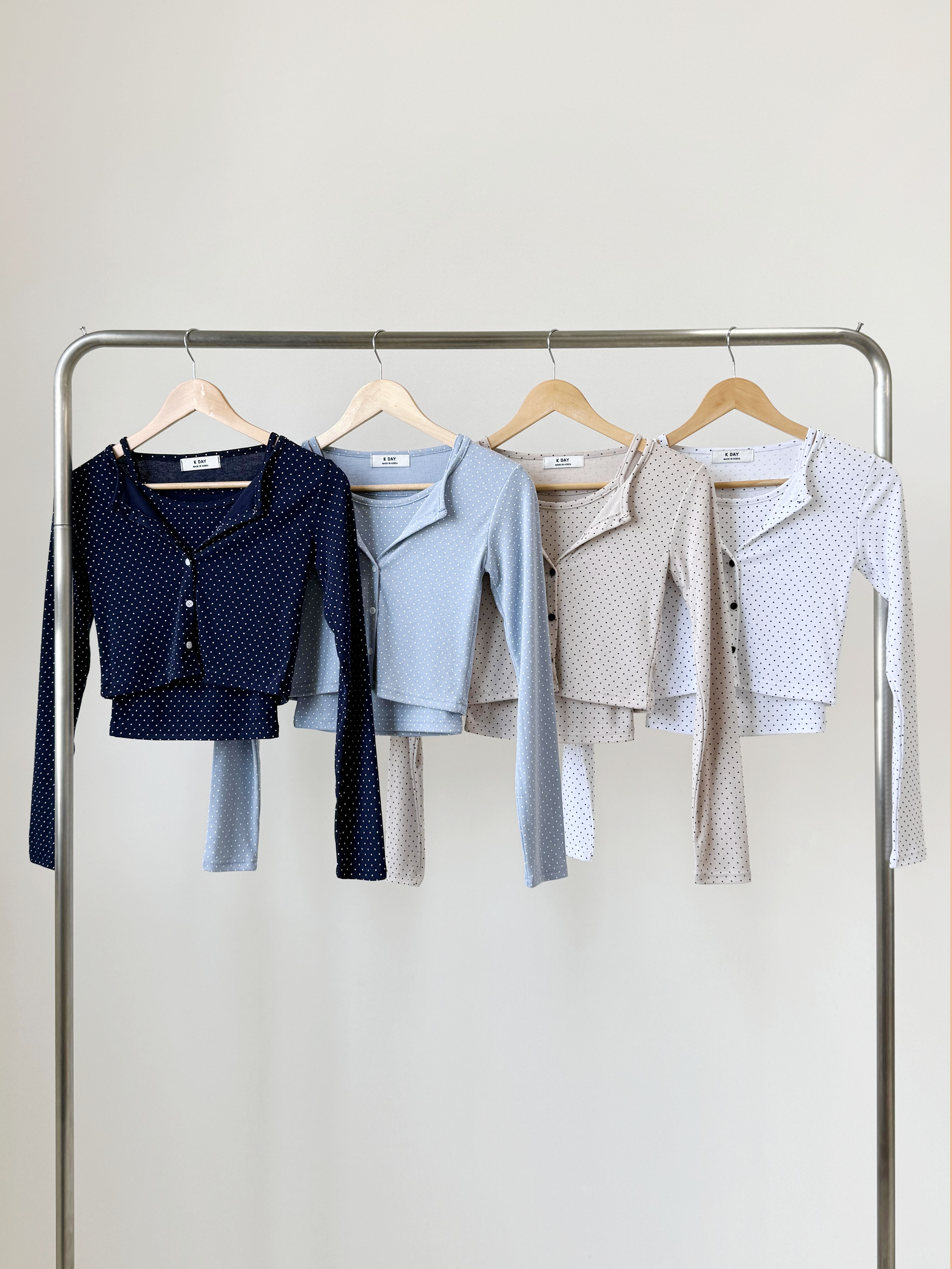 ボタンラウンドネッククロップドスリム長袖ドットカーディガンキャミソールアンサンブル | 詳細画像17