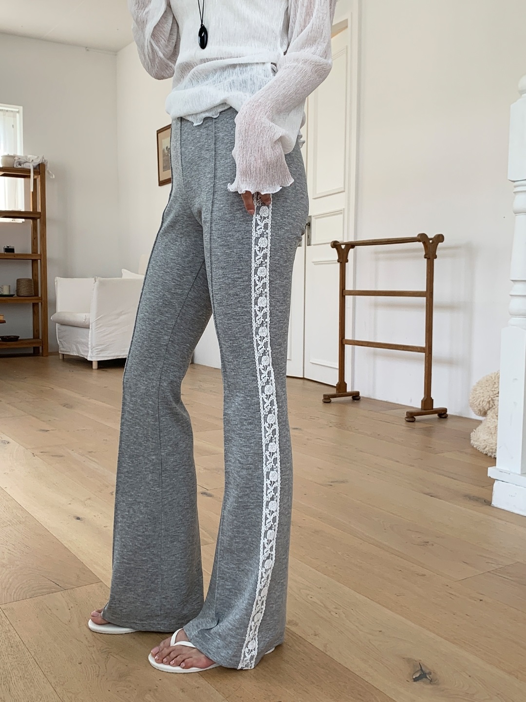 ピンタックラインウエストゴムスリムブーツカットレース配色パンツ | 詳細画像12