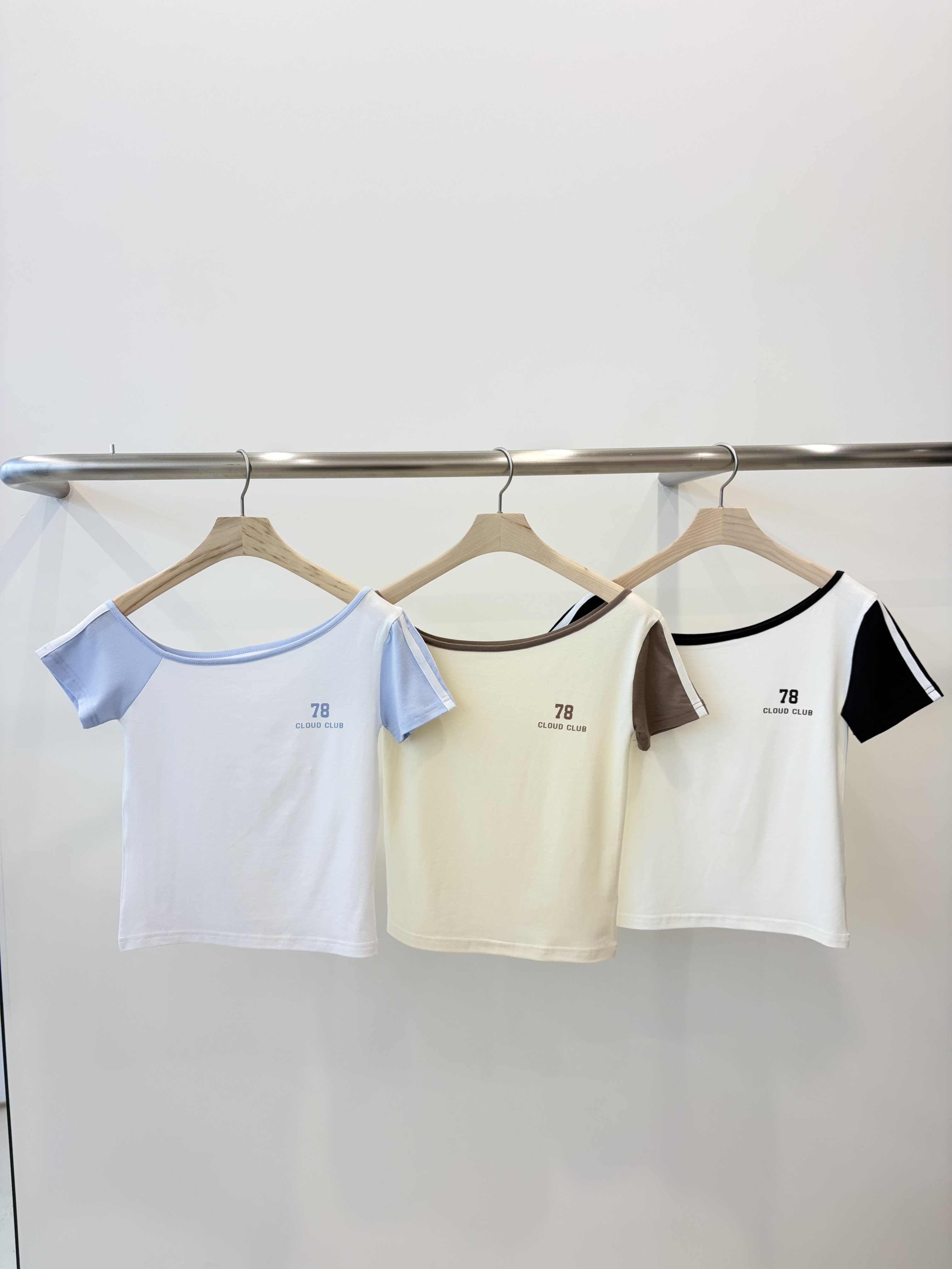 ワンショルダースリム半袖レタリング配色Tシャツ | 詳細画像16