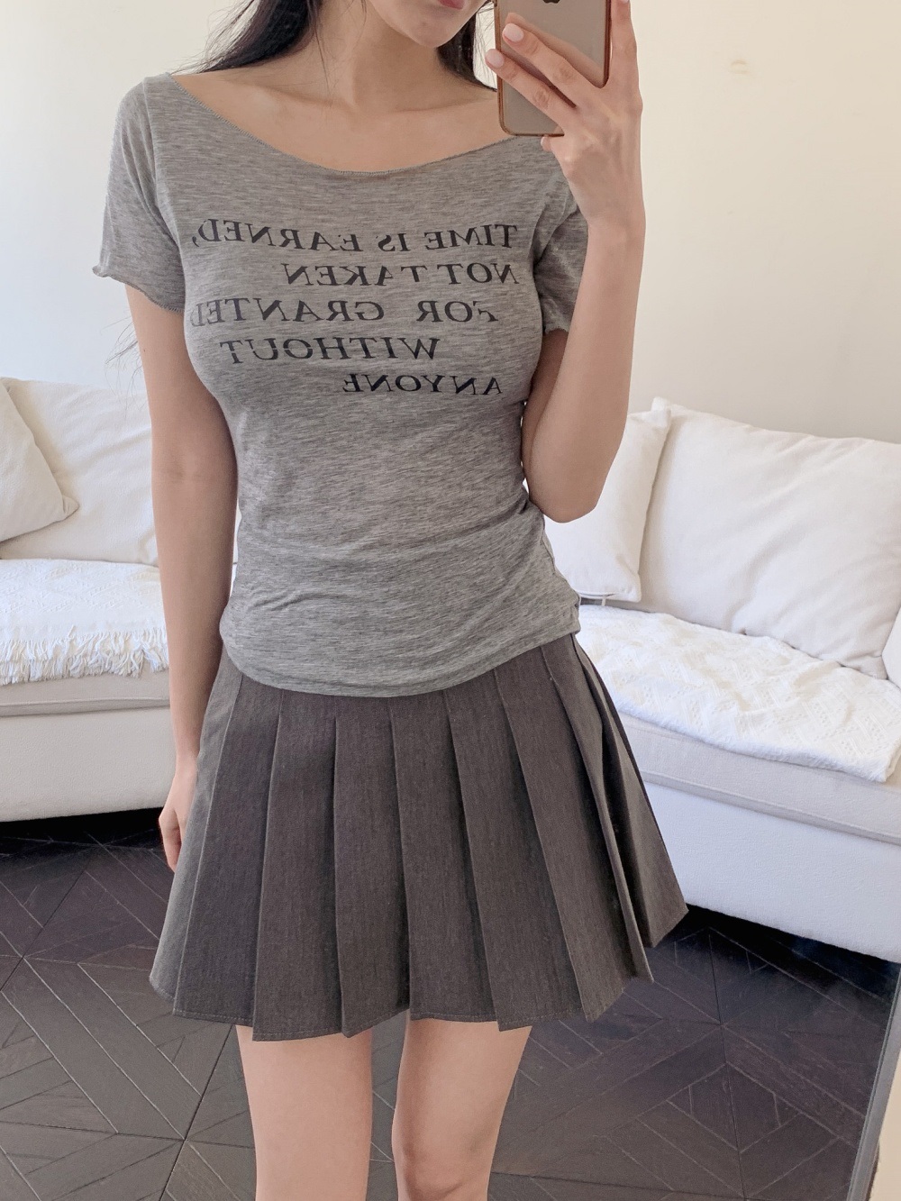 ボートネックスリムアンバランス半袖ワイドネックレタリングTシャツ | 詳細画像7