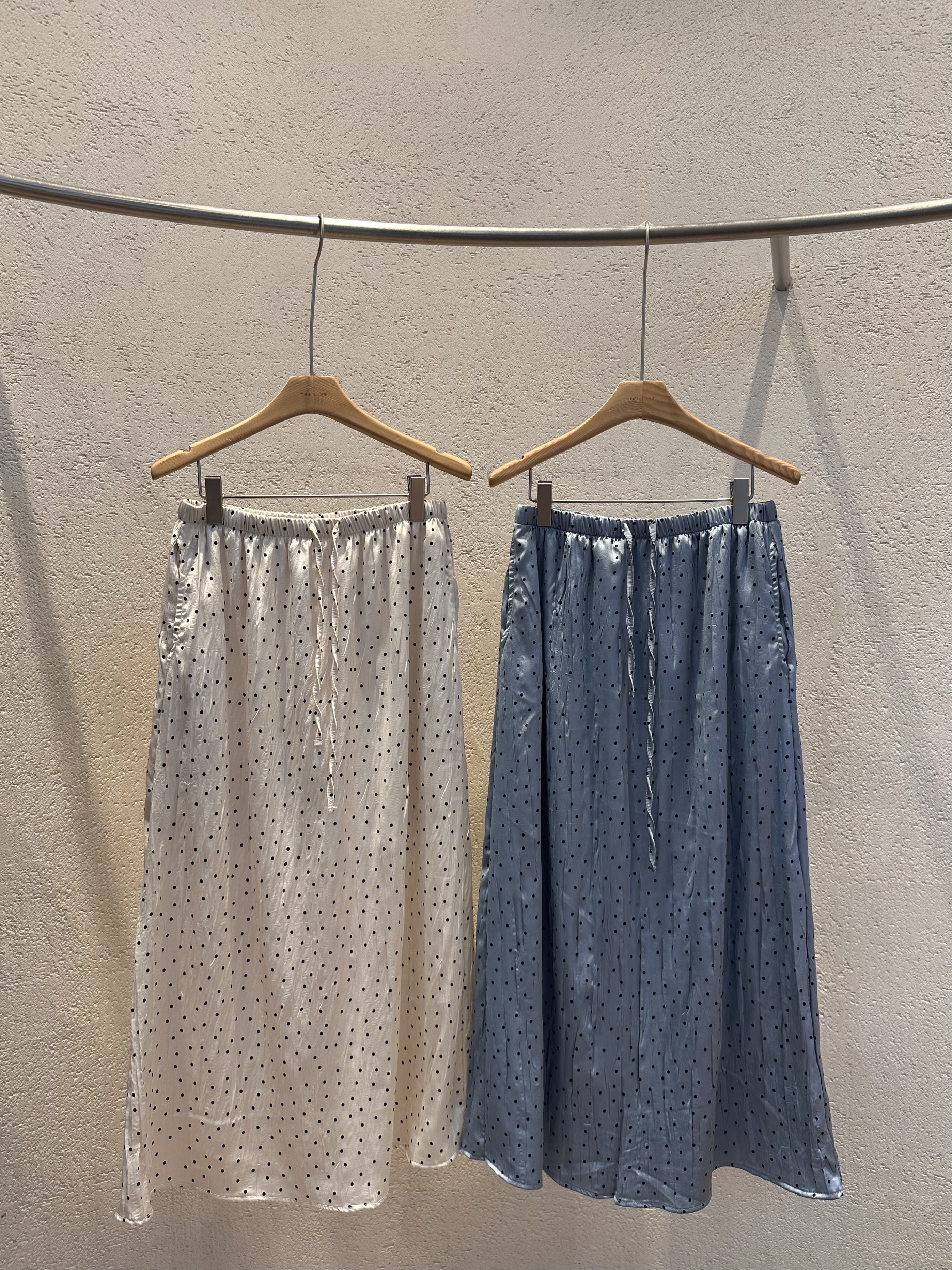 ウエストゴムスリムロングドットスカート | 詳細画像15