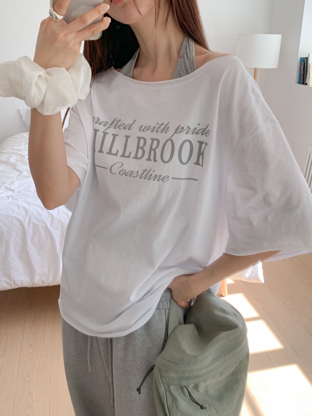 コットンオフショルダーオーバーサイズボクシールーズ半袖ワイドネックドロップショルダーレタリングTシャツ | 詳細画像11