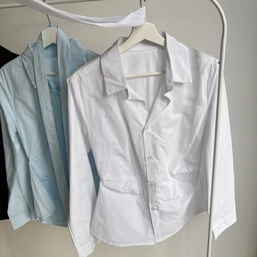 コットン長袖シャーリングスリムブラウスストラップ付 | mirangmirang | 詳細画像23