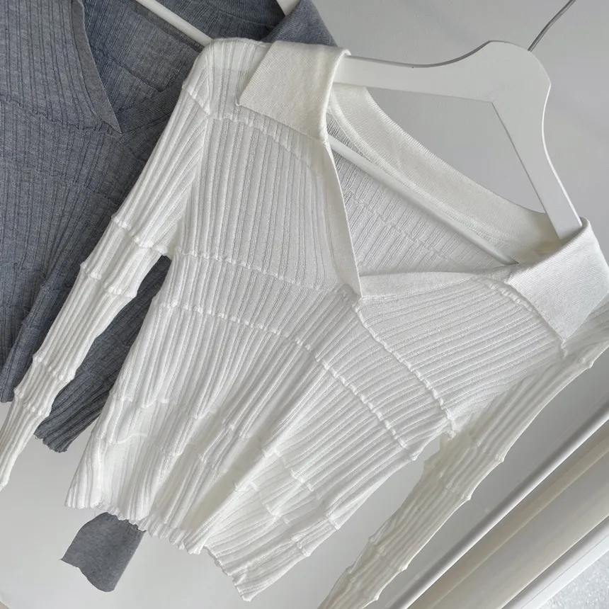 パンチングオープンカラー長袖ベルスリーブスリムニット | mirangmirang | 詳細画像38