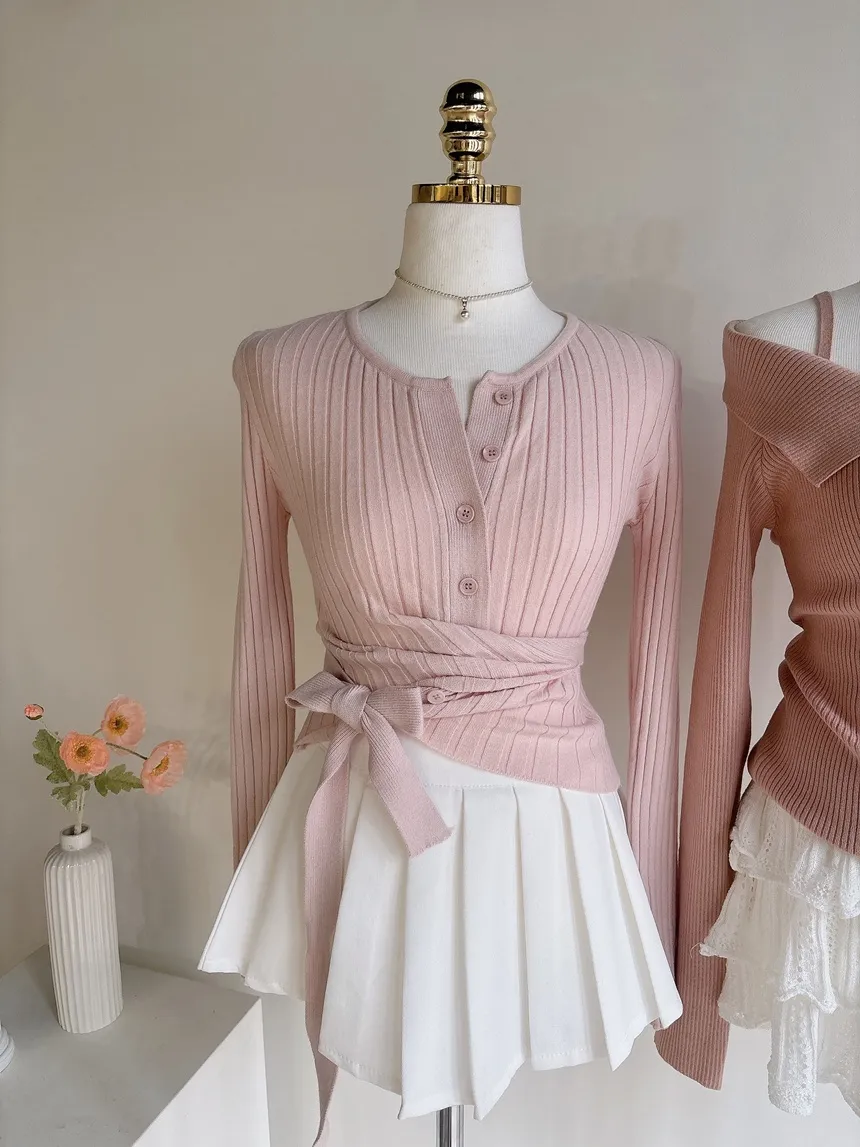 パンチングオープンカラー長袖ベルスリーブスリムニット | mirangmirang | 詳細画像110