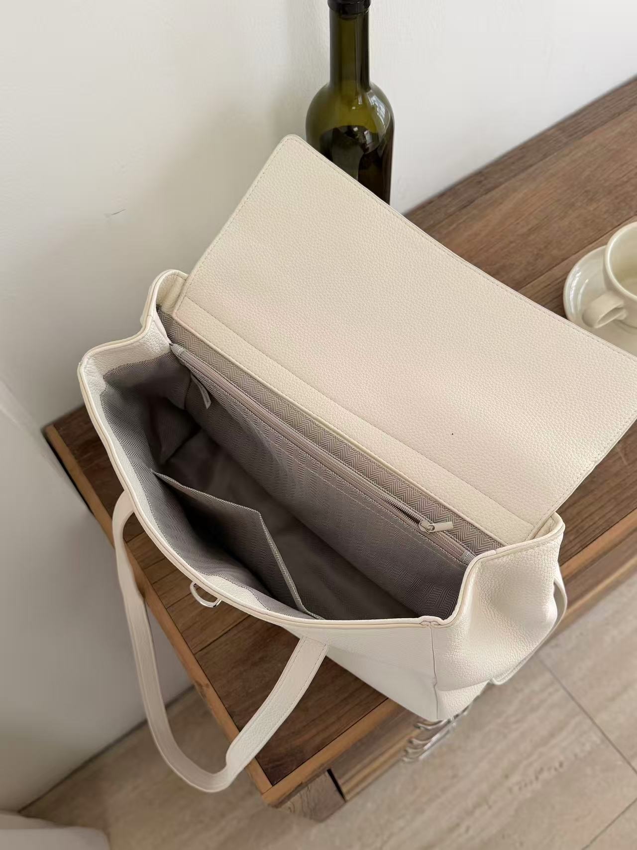 レザー調ジップアップポケット無地トートバッグ | 詳細画像13