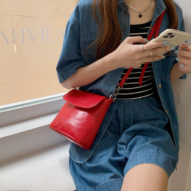 レザー調ジップアップポケットDリングマグネットボタン無地トートバッグ | 詳細画像6