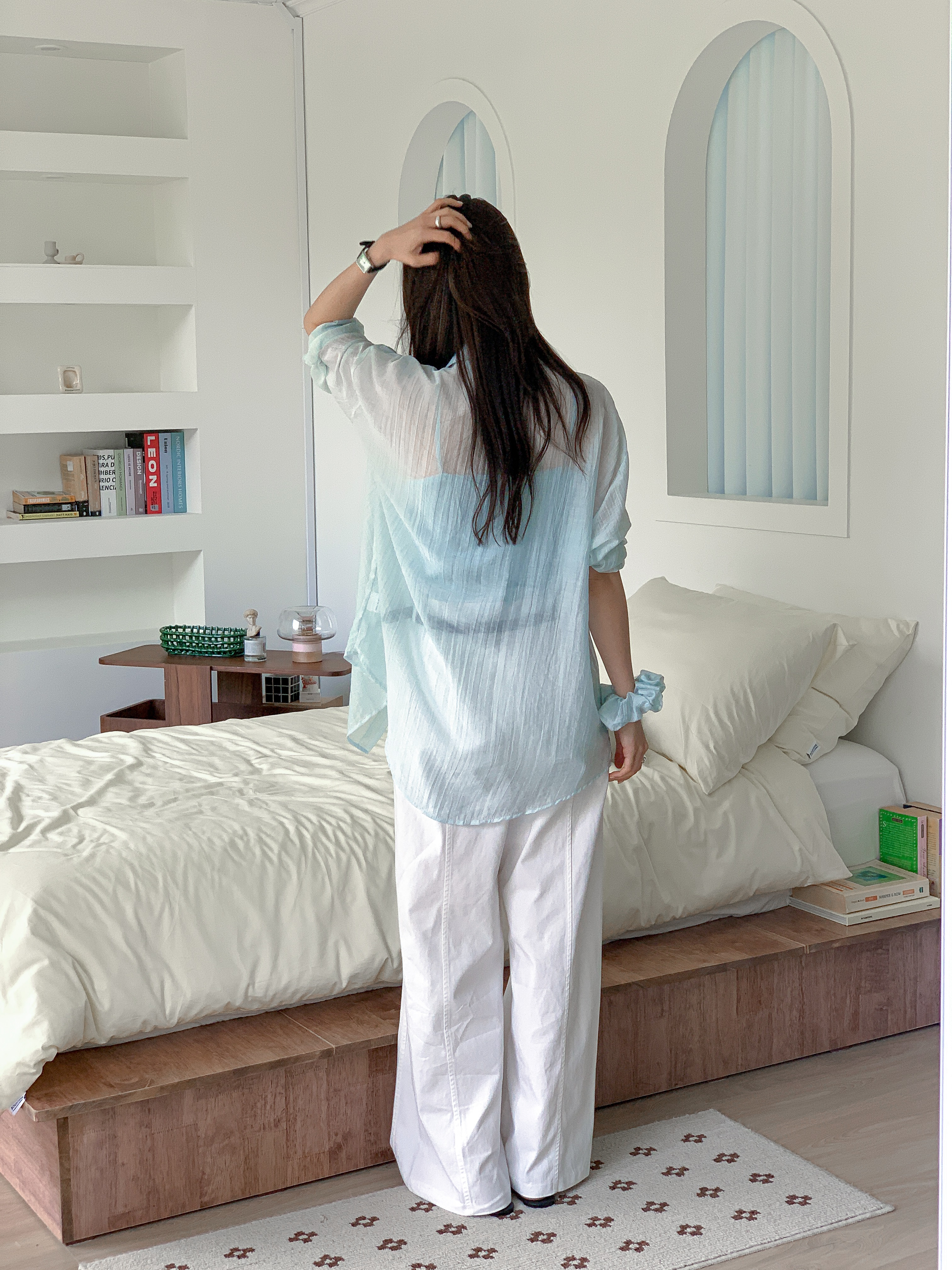 リブレースボタンカラーVネックリンクルルーズ長袖ボタンスリーブドロップショルダー無地ブラウスキャミソールアンサンブルシュシュ付 | 詳細画像8