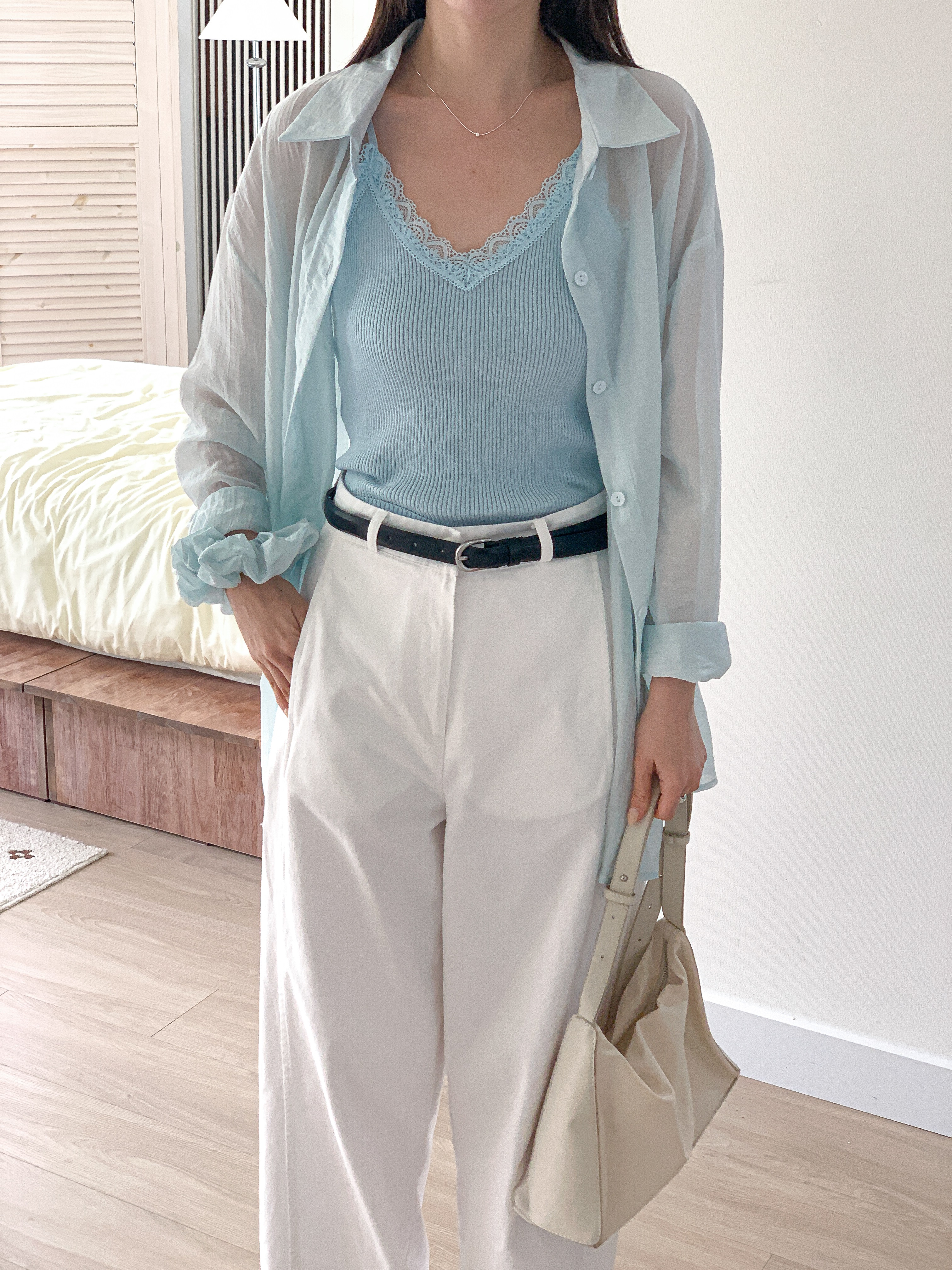 リブレースボタンカラーVネックリンクルルーズ長袖ボタンスリーブドロップショルダー無地ブラウスキャミソールアンサンブルシュシュ付 | 詳細画像10