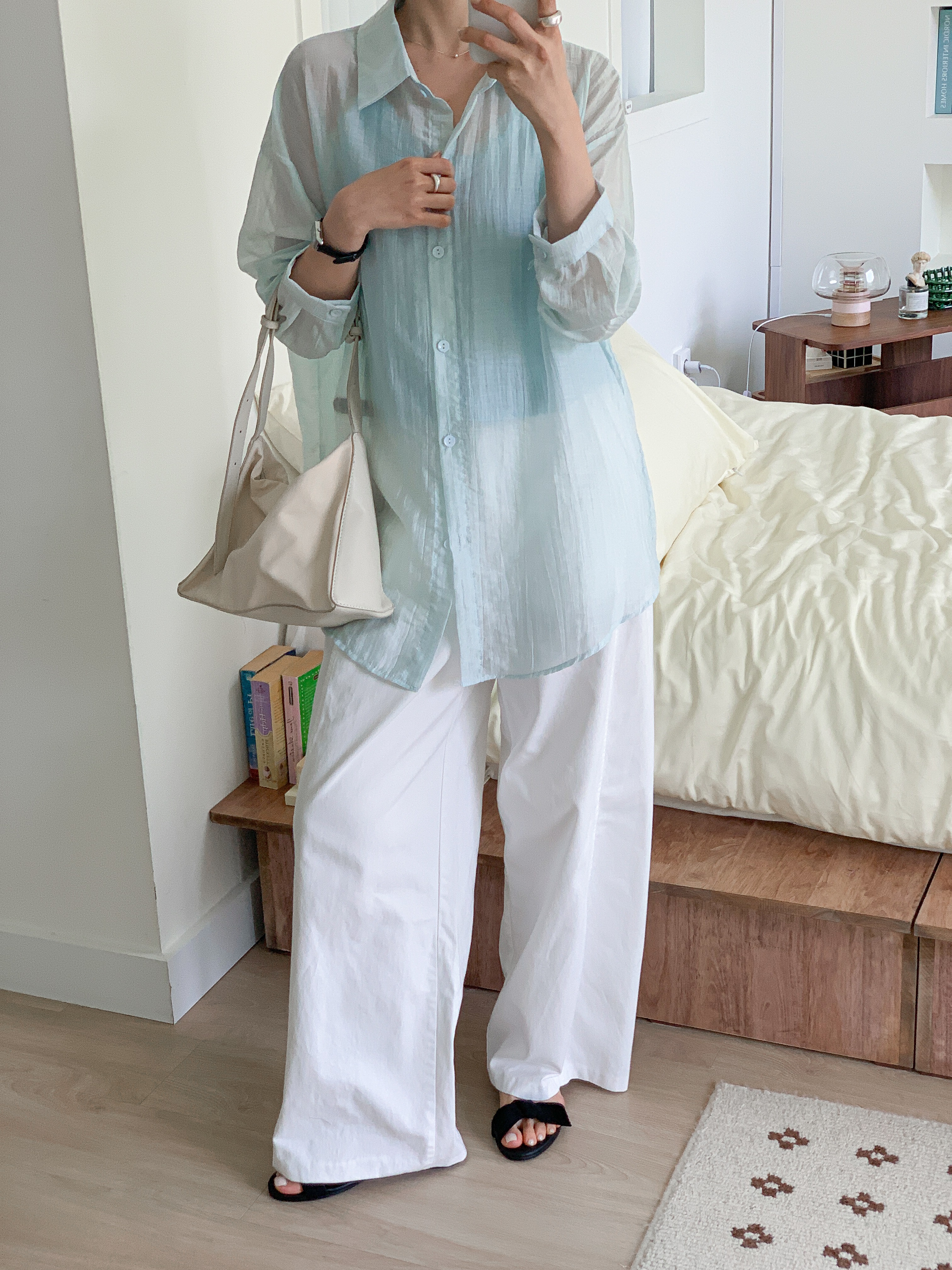 リブレースボタンカラーVネックリンクルルーズ長袖ボタンスリーブドロップショルダー無地ブラウスキャミソールアンサンブルシュシュ付 | 詳細画像16